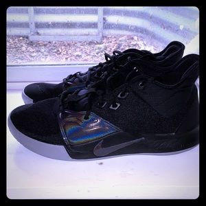 Athletic / sports shoes